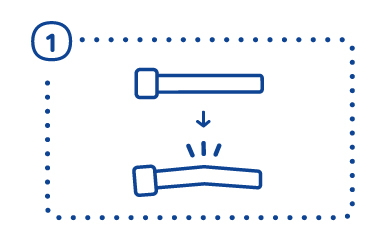 袋を開けてスティックを取り出し、「ポキッ」と音がするまで折り曲げる。