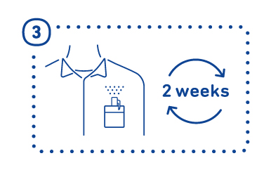 胸ポケットやネームホルダーにかける。黄色が残っていても、2週間を目安に新しいスティックと交換する。